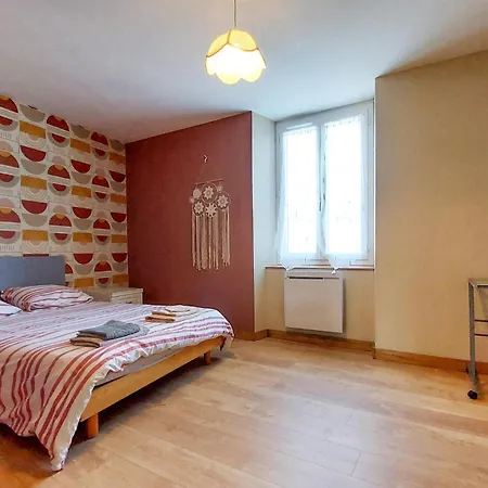 Awesome In Sauze-entre-bois With Wifi Sauzé-Vaussais