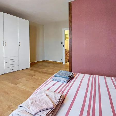 Awesome In Sauze-entre-bois With Wifi Casa vacanze *